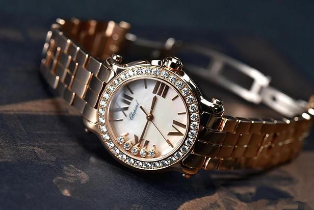 Chopard Happy Diamonds replica watches for sale are catering to ladies' fancy.