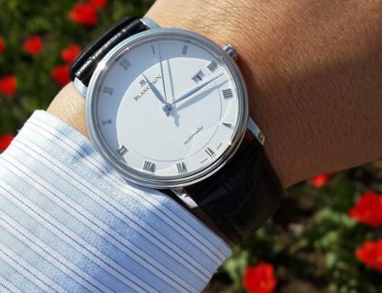 Blancpain is a good choice for gentlemen.